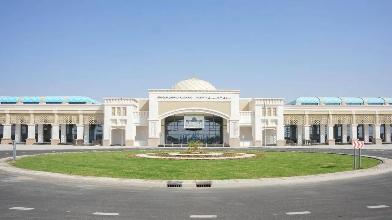 سوق الجبيل في الذيد يستقطب 590 ألف زائر خلال النصف الأول.